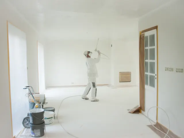 Overzicht van de kamer tijdens het spuiten