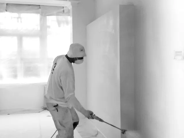 Een nieuwe laag latex op de wand