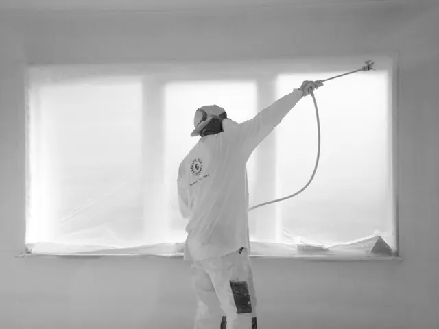 Airless spuiten langs de raamzijde